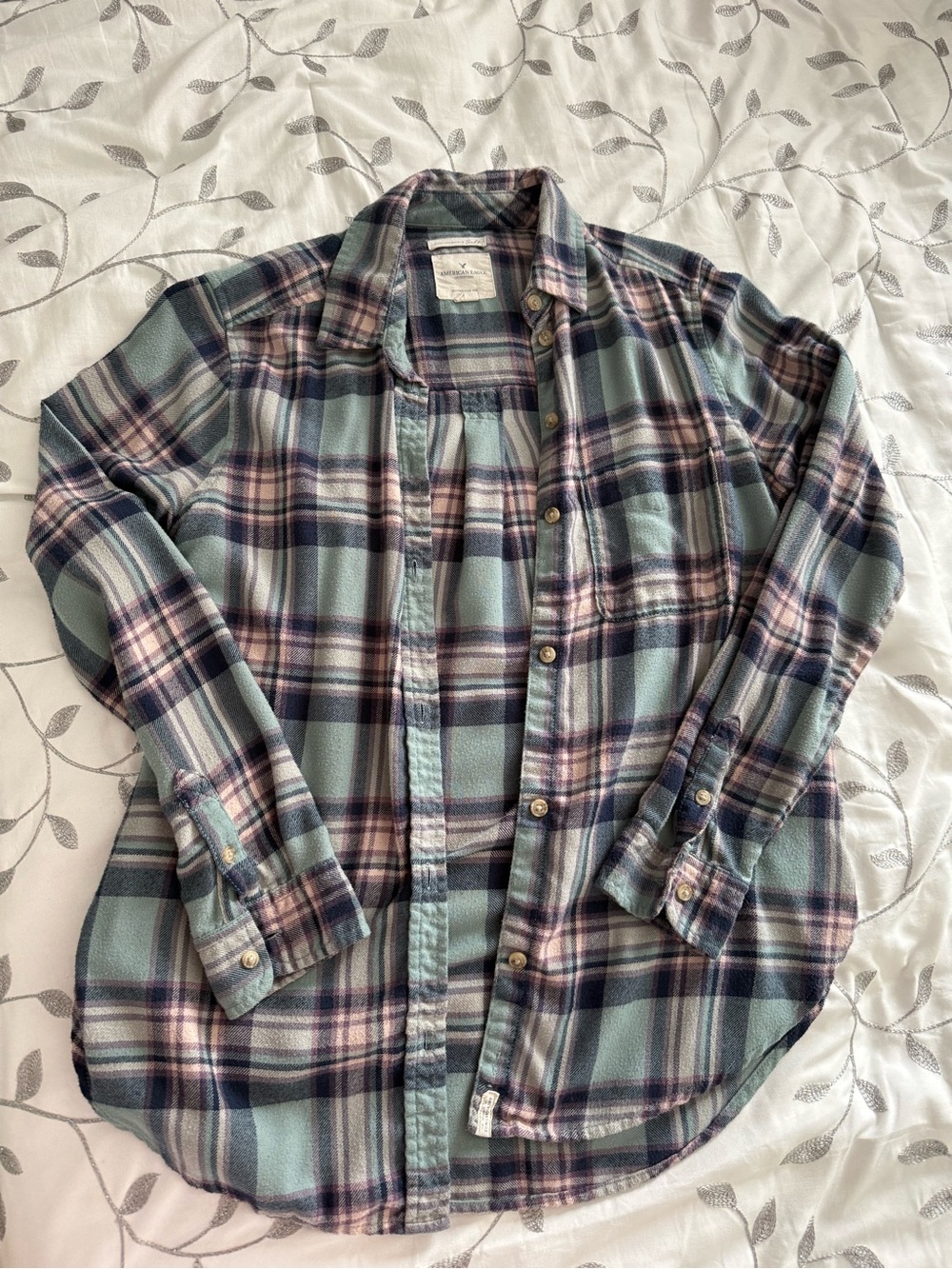 American Eagle Outfitters Plaid Shirt in Sage Green, Navy & Mauve